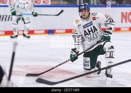 Norimberga, Germania. 26 gennaio 2021. Hockey su ghiaccio: DEL, Nürnberg Ice Tigers - Augsburg Panthers, Main Round, Matchday 12, all'Arena Nürnberger Versicherung. Adam Payerl di Augusta. Credit: Daniel Karmann/dpa/Alamy Live News Foto Stock