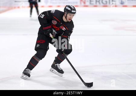 Norimberga, Germania. 26 gennaio 2021. Hockey su ghiaccio: DEL, Nürnberg Ice Tigers - Augsburg Panthers, Main Round, Matchday 12, all'Arena Nürnberger Versicherung. Timo Walther di Norimberga suona il disco. Credit: Daniel Karmann/dpa/Alamy Live News Foto Stock