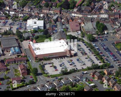 Vista aerea del supermercato Waitrose e del centro città, Newport, Shropshire Foto Stock