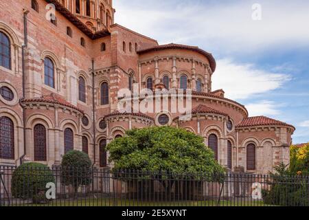 Tolosa, Francia - 10 agosto 2010: Basilica Saint-Sernin costruita in stile romanico tra il 1080 e il 1120 circa. Foto Stock