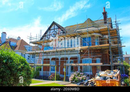 Impalcatura-struttura temporanea utilizzata per sostenere un equipaggio di lavoro e materiali per aiutare nella costruzione, manutenzione e riparazione di edifici,Walmer,Kent Foto Stock