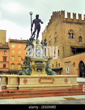 Fontana del Nettuno in Piazza Bologna Italia Foto Stock