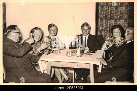 GERMANIA - CIRCA anni '70: Retrò foto mostra evento sociale - celebrazione di Capodanno. Circa anni '70. Foto Stock