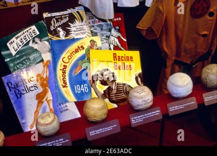 Mostra commemorativa del baseball femminile negli anni '40 presso la National Baseball Hall of Fame di Cooperstown, New York Foto Stock