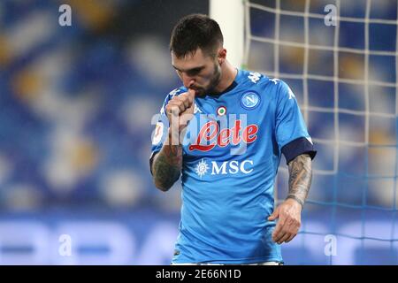 L'attaccante italiano del SSC Napoli Matteo Politano festeggia dopo aver segnato un gol durante la partita di calcio della Coppa Italia SSC Napoli Spezia. Napoli ha vinto 4-2. Foto Stock