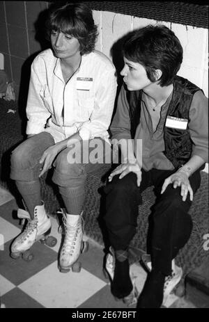 Penny Marshall e Cindy Williams a flippers, 1978 Foto Stock