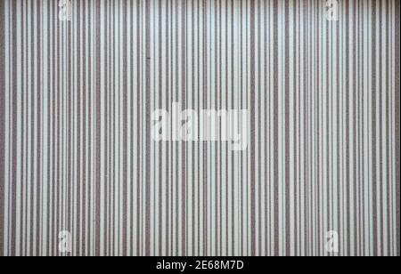 Bambù scuro, superficie in legno naturale con strisce verticali da vicino. Sfondo, motivo, trama. Foto Stock