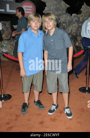 Dylan Sprouse e Cole Sprouse alla prima mondiale di Wall-e tenuto al Teatro Greco in Griffith Park.CA..06,21,08 Foto Stock