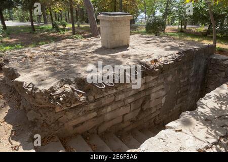 Sevastopol, Crimea, Russia - 27 luglio 2020: Deposito di munizioni della seconda pistola della batteria di artiglieria sotto il comando del tenente-comandante Alexei Foto Stock