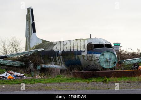 Southend on Sea, Essex, Regno Unito. 29 gennaio 2021. Lo Skylark Hotel, adiacente all'aeroporto di Londra Southend, ha acquistato due aerei della Royal Australian Air Force Hawker Siddeley HS 748 che erano stati immagazzinati in aeroporto dal 2005, uno per essere utilizzati come ristorante e l'altro per essere resi disponibili come luogo di matrimonio, anche se questi piani non hanno raggiunto la loro realizzazione. In tarda notte VH-AMQ è stato distrutto da un incendio. Fu costruito nel 1968 e esposto al Farnborough Air Show di quell'anno prima della consegna al RAAF. È stato ritirato dall'uso nel 2004 e restituito al Regno Unito Foto Stock