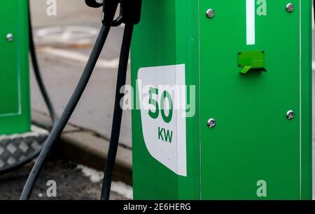 Stazioni elettriche, stazioni per veicoli elettrici 50 kw, stazioni di rifornimento elettriche, stazioni di ricarica per veicoli elettrici Foto Stock