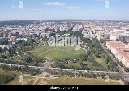 George Washington Monument la Casa Bianca la fontana ovale uffici lavoro presidente Trump Biden paesaggio vista dall'esterno viste storiche Foto Stock