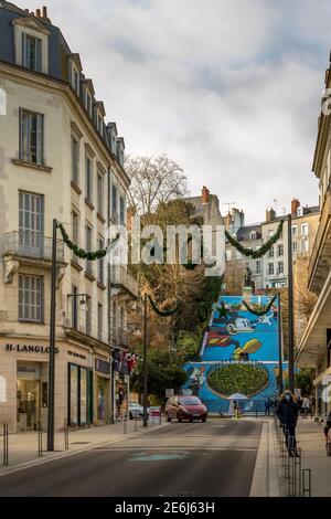 Blois, Francia - 26 dicembre 2020: Edifici antichi tipici nella città di Blois in Francia Foto Stock