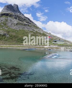 Bacino idrico presso il Centro visite Trollstigen in Norvegia Foto Stock