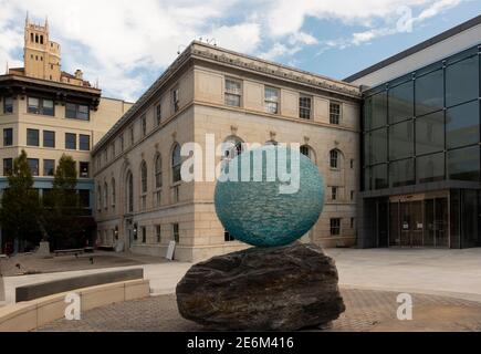 Scultura fuori dall'Asheville Art Museum North Carolina Foto Stock