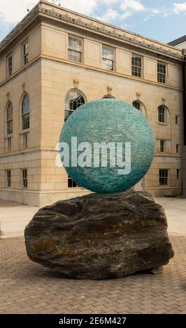 Scultura fuori dall'Asheville Art Museum North Carolina Foto Stock
