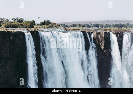 Cascate Victoria cascata principale sul fiume Zambesi in Zimbabwe, Africa Als chiamato Mosi Oa Tunya Foto Stock
