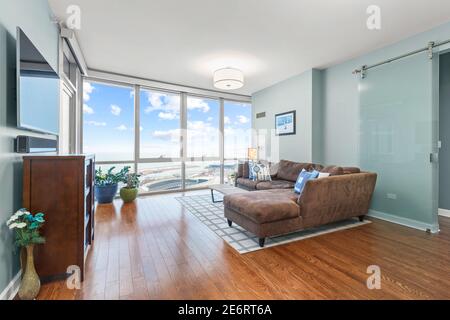 Appartamento interno a Chicago con vista sul lago Michigan Foto Stock