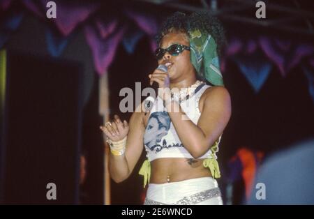 Kelis si esibisce al Glastonbury Festival 2000, Somerset, Inghilterra, Regno Unito. Foto Stock