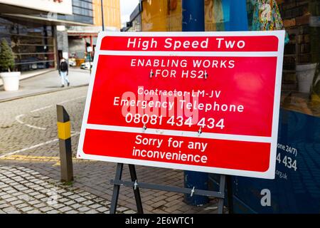 Cartello per lavori stradali e lavori di abilitazione per HS2, Birmingham, Regno Unito Foto Stock