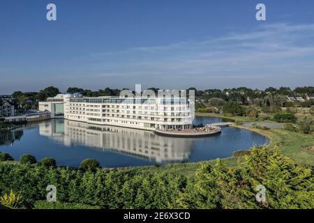 Francia, Morbihan (56), Gran Bretagna del Sud, Arzon, Porto di Crouesty, Miramar la Cigale Hotel , (veduta aerea) Foto Stock