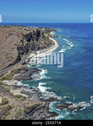 Francia, Isola di Reunion, Patrimonio Mondiale dell'UNESCO, Saint-Paul, Cap la-Houssaye (vista aerea) Foto Stock
