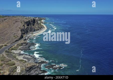 Francia, Isola di Reunion, Patrimonio Mondiale dell'UNESCO, Saint-Paul, Cap la-Houssaye (vista aerea) Foto Stock
