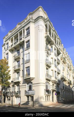 Francia, Allier, Vichy, rue de Belgique, edificio dell'architetto G. Bonnet costruito nel 1929 Foto Stock