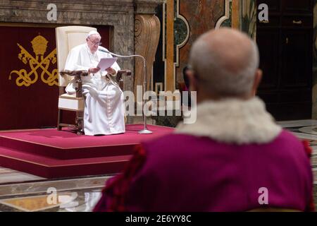 Roma, Italia. 29 gennaio 2021. 21 gennaio 2021 udienza agli Officiali del Tribunale della Rota Romana, per l'inaugurazione dell'anno giudiziario nella Sala Clementina del Vaticano Credit: Agenzia indipendente della Foto/Alamy Live News Foto Stock