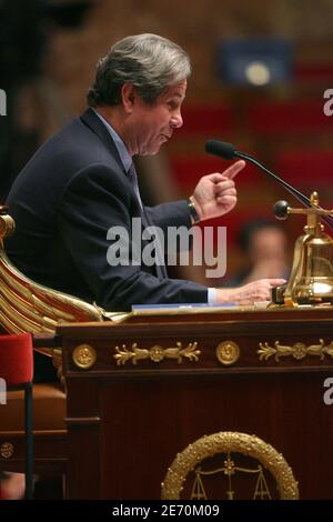 Il presidente dell'Assemblea nazionale francese Jean-Louis Debre partecipa al tempo delle interrogazioni all'Assemblea nazionale di Parigi, in Francia, il 10 gennaio 2007. Foto di Mehdi Taamallah/ABACAPRESS.COM Foto Stock