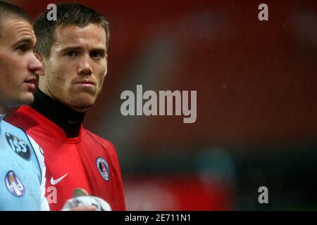 Il portiere della PSG Mickael Landreau e il portiere di Tolosa Nicolas Douchez durante la partita la prima partita di calcio francese Parigi-Saint-Germain contro il FC Toulouse al Parc des Princes Stadium di Parigi, Francia, il 17 gennaio 2007. La partita si è conclusa con un sorteggio di 0-0. Foto di Mehdi Taamallah/Cameleon/ABACAPRESS.COM Foto Stock