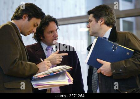 I consiglieri mediatici di Nicolas Sarkozy Laurent Solly, Frederic Lefebvre e Franck Louvrier (da l a destra) durante la visita del sito "Synchrotron Soleil" a Saint-Aubin, Francia, il 18 gennaio 2007. Foto di Bernard Bisson/ABACAPRESS.COM Foto Stock