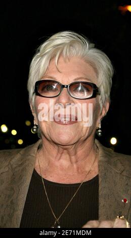 L'attrice francese Line Renaud arriva alla prima del gioco 'sur la route de Madison' con Alain Delon e Mireille Darc al teatro Marigny di Parigi, Francia, il 29 gennaio 2007. Foto di Denis Guignebourg/ABACAPRESS.COM Foto Stock