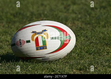 Palla ufficiale durante la partita RBS 6 Nations, Italia contro Francia a Roma, Italia il 3 febbraio 2007. La Francia ha vinto il 39-3. Foto di Christian Liegi/ABACAPRESS.COM Foto Stock