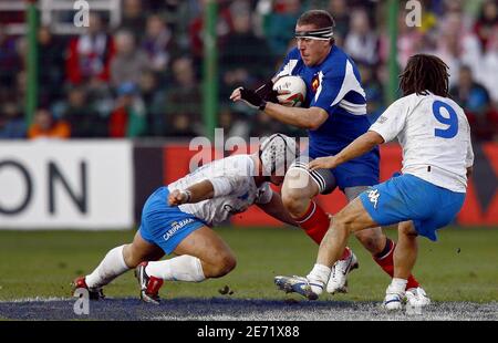 Imanol Harinordoquy in Francia durante la partita RBS 6 Nations, Italia contro Francia a Roma, Italia il 3 febbraio 2007. La Francia ha vinto il 39-3. Foto di Christian Liegi/ABACAPRESS.COM Foto Stock