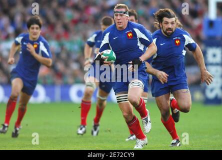 Imanol Harinordoquy e Sebastien Chabal in Francia durante la partita RBS 6 Nations, Irlanda contro Francia al Croke Park di Dublino, Irlanda, il 11 febbraio 2007. La Francia ha vinto il 20-17. Foto di Nicolas Gouhier/Cameleon/ABACAPRESS.COM Foto Stock