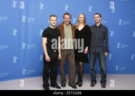 Hinnerk Schonemann, Devid Striesow, Nina Hoss e Christian Petzold posano per i fotografi durante una fotocellula per il film 'Yella' al 57° Festival Internazionale del Cinema 'Berlinale' di Berlino, in Germania, il 14 febbraio 2007. Foto di Thierry Orban/ABACAPRESS.COM Foto Stock