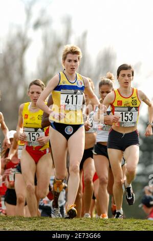 Christelle Daunay (153) in Francia si esibisce e Elodie Olivares (411) in una lunga gara femminile durante i Campionati francesi di fondo a Vichy, Francia, il 4 marzo 2007. Foto di Stephane Kempinaire/Cameleon/ABACAPRESS.COM Foto Stock