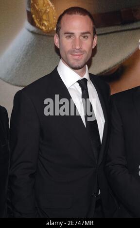 L'attore britannico Joseph Fiennes, membro del cast, si pone per le immagini mentre arriva alla prima "Goddbye Bafana" tenutasi al teatro della Gaumont Ambassade di Parigi, in Francia, il 21 marzo 2007. Foto di Nicolas Khayat/ABACAPRESS.COM Foto Stock