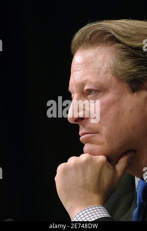 L'ex Vicepresidente degli Stati Uniti al Gore testimonia dinanzi al Comitato per l'energia e il Commercio del Senato durante un'audizione sul cambiamento climatico tenutasi a Capitol Hill a Washington, DC, USA il 21 marzo 2007. Foto di Olivier Douliery/ABACAPRESS.COM Foto Stock