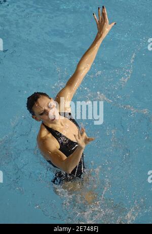 La Virginie Dedieu della Francia si esibisce in finale gratuito in nuoto sincronizzato durante il 12° Campionato Mondiale della FINA, presso la Rod Laver Arena, a Melbourne, Australia, il 22 marzo 2007. Foto di Nicolas Gouhier/Cameleon/ABACAPRESS.COM Foto Stock