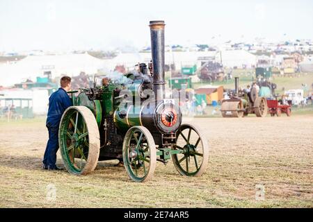 Wallis & Steevens Tractor 2694 Goliath AA2111 al grande fiera del vapore dorset 2019 Foto Stock