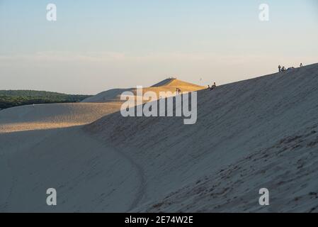 Tramonto sulla Dune du Pilat. Pyla-sur-Mer, Landes, Francia. La Duna Pilat è la più alta duna di sabbia d'Europa Foto Stock