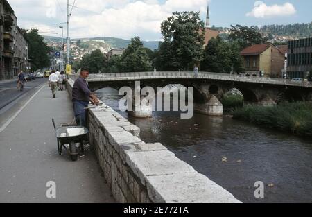 Ponte Latino dove ebbe luogo l'assassinio dell'arciduca Franz Ferdinando d'Austria. Preso negli anni '90 Foto Stock