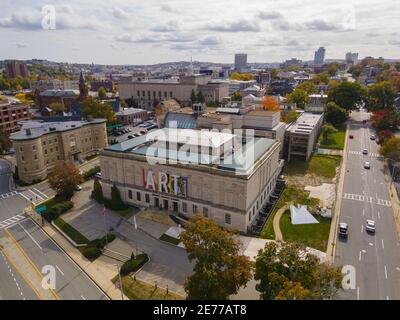 Vista aerea del museo d'arte di Worcester al 55 Salisbury Street nel centro storico di Worcester in Massachusetts, Massachusetts, Stati Uniti. Foto Stock