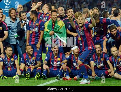 BERLINO, GERMANIA - 6 GIUGNO 2015: Dani ALvespictured durante la cerimonia di premiazione che si è svolta dopo la finale della UEFA Champions League 2014/15 tra Juventus Torino e FC Barcellona all'Olympiastadion. Foto Stock