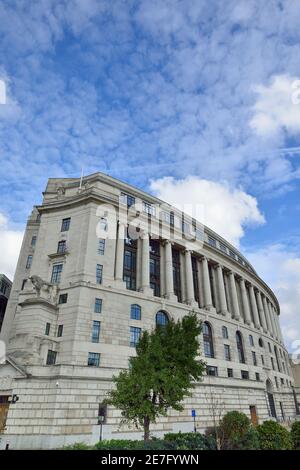 Unilever House, 100 Victoria Embankment, Blackfriars, Londra, Regno Unito Foto Stock