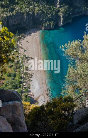 Punto panoramico su una spiaggia della Valle delle Farfalle dalla Via Licia, vicino a Fethiye, Turchia Foto Stock