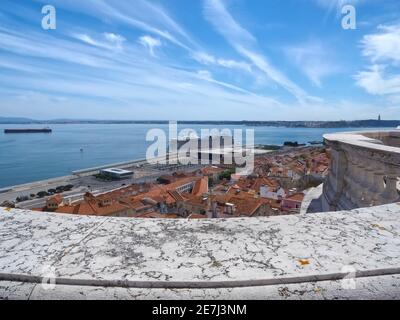 Oceania Crociere Marina nave da crociera nel porto di Lisbona In Portogallo Foto Stock