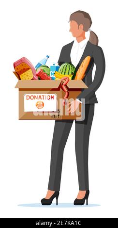 Donna che tiene una scatola di cartone piena di cibo. Elementi necessari per la donazione. Acqua, pane, carne, latte, frutta e prodotti vegetali. Food drive bank, beneficenza, concetto di ringraziamento. Illustrazione vettoriale piatta Illustrazione Vettoriale